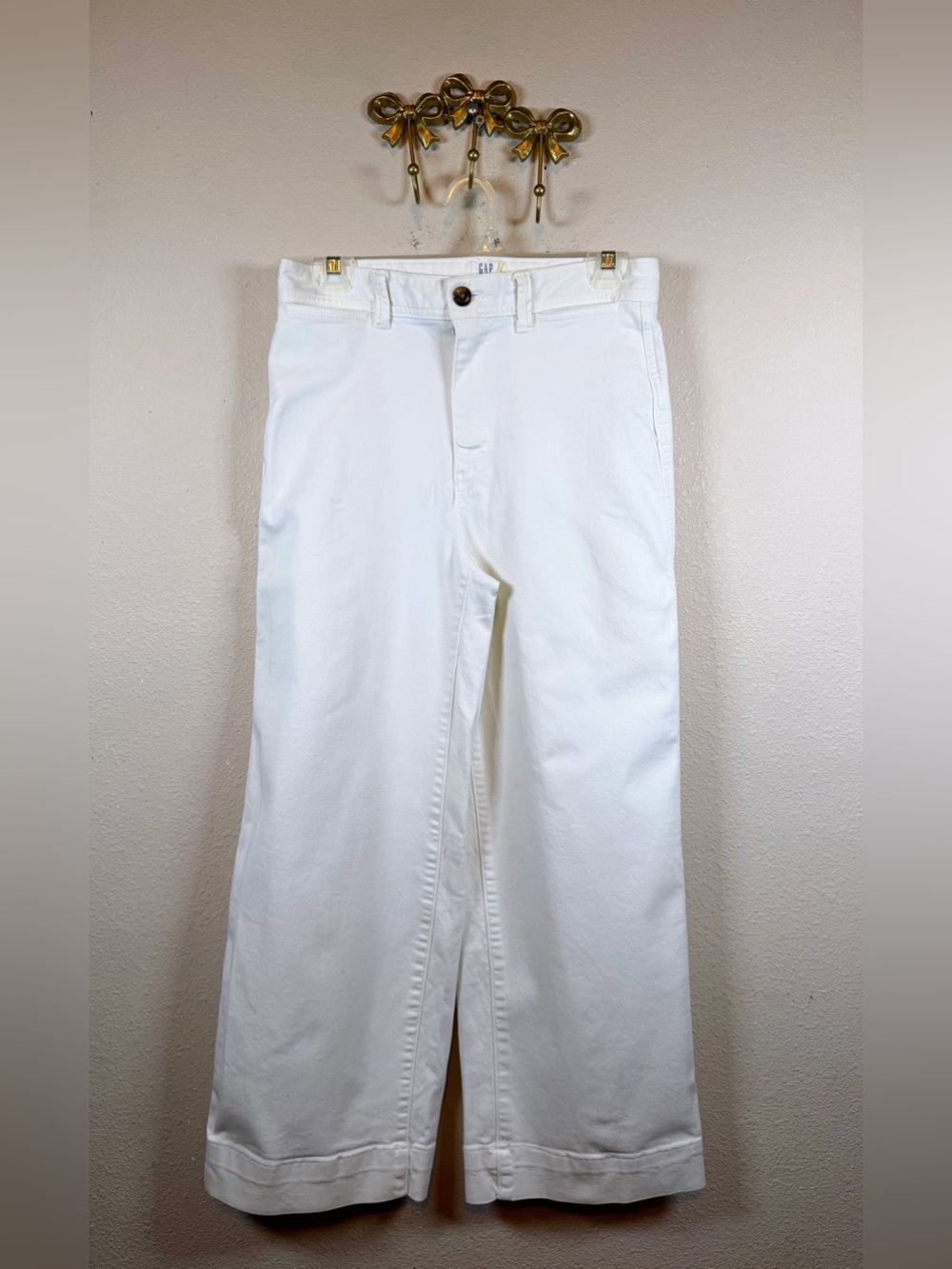 GAP White Wide-Leg High Waist Jeans. Size 4